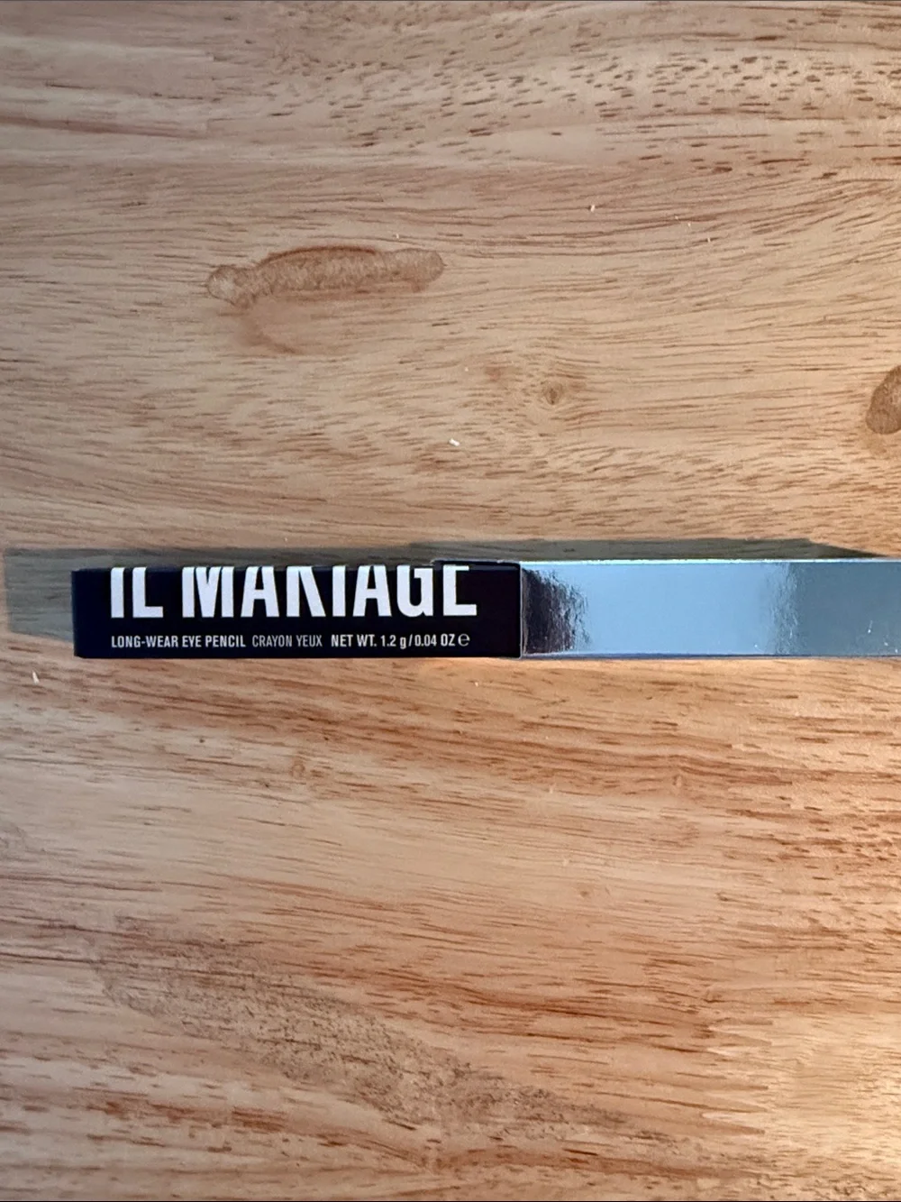 IL MAKIAGE Long-Wear Eye Pencil in Black and Silver Packaging